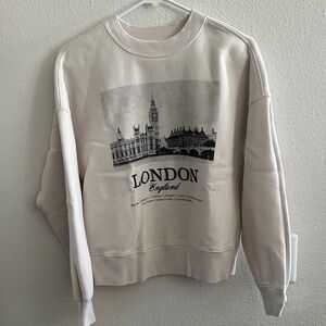 Abercrombie & Fitch London Graphic Crewneck Sweater - Cream